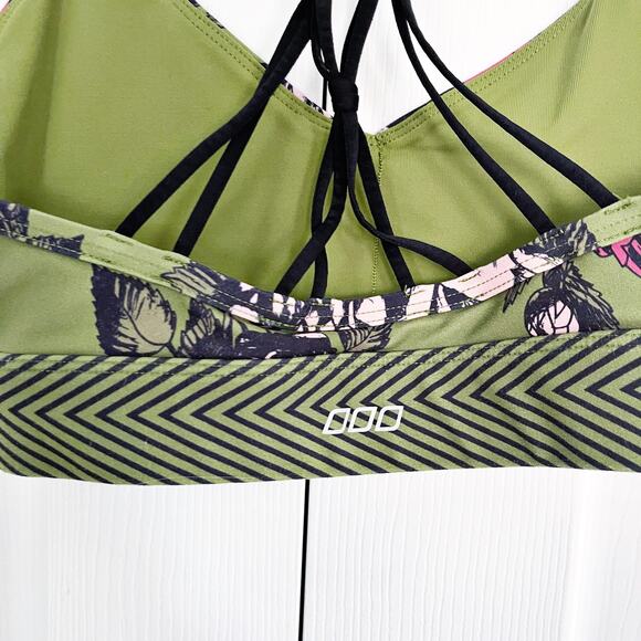 Lorna Jane Femme Power Print Sports Bra - Picture 6 of 6